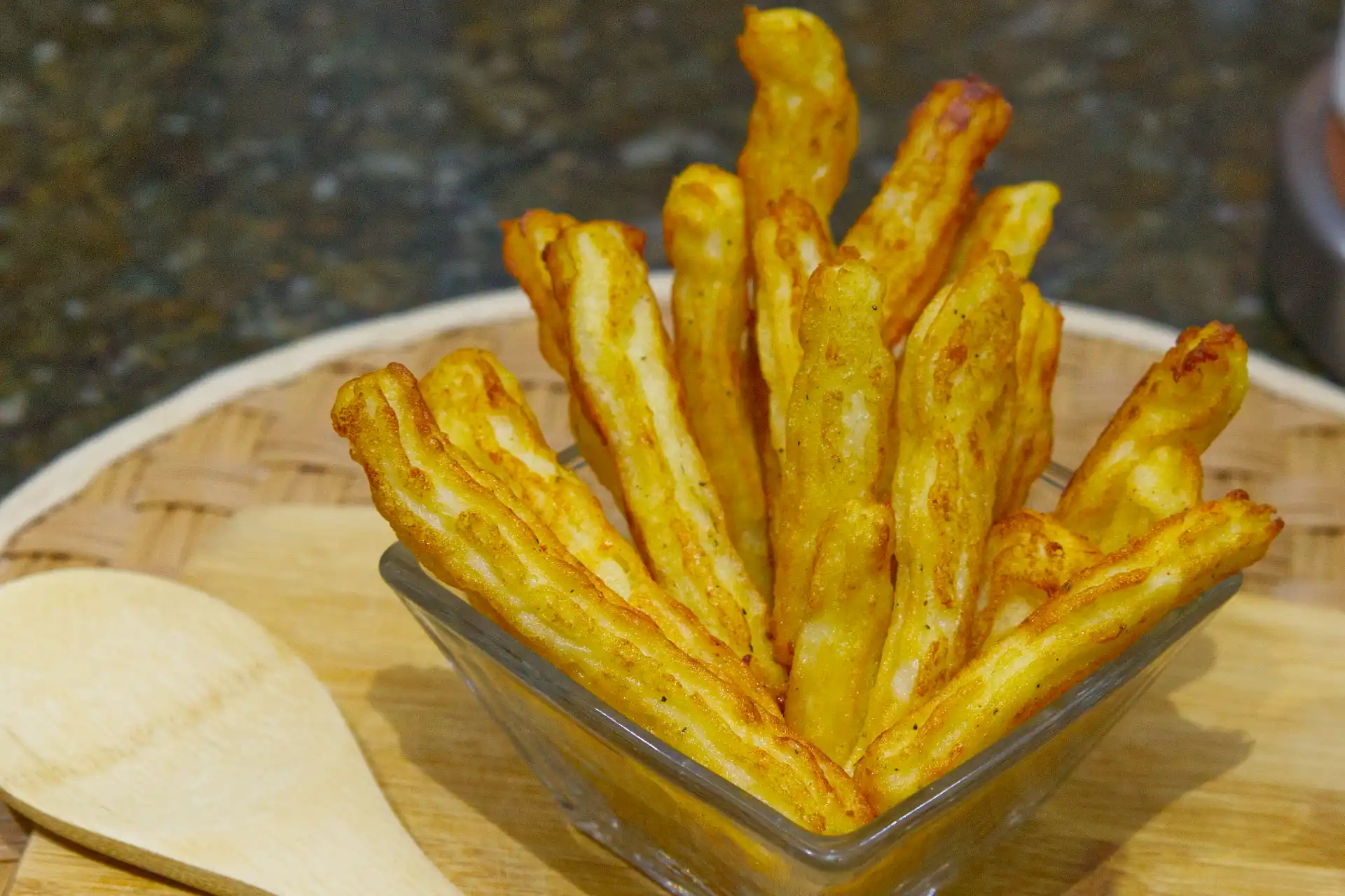 Churros de papa con queso dorados y crujientes