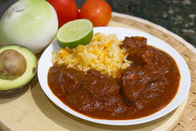 Frito de puerco estilo Michoacán con arroz