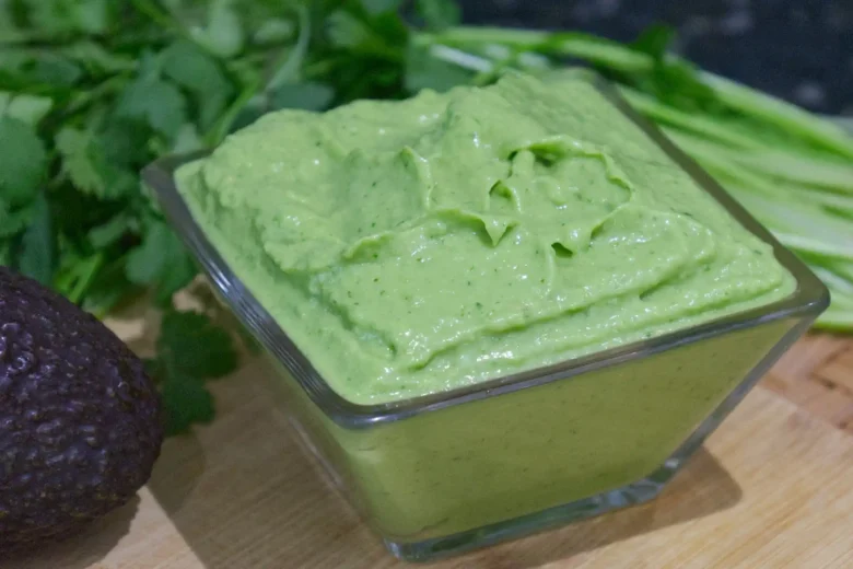 Salsa de aguacate para tacos cremosa