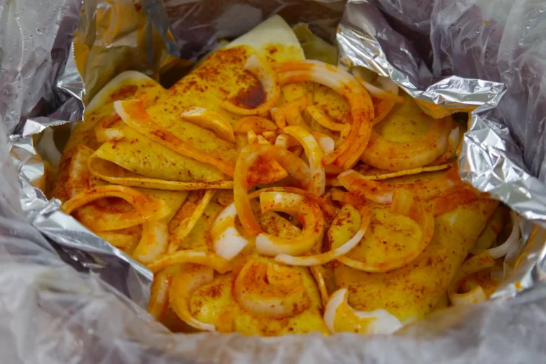 Tacos de canasta de papa con chorizo